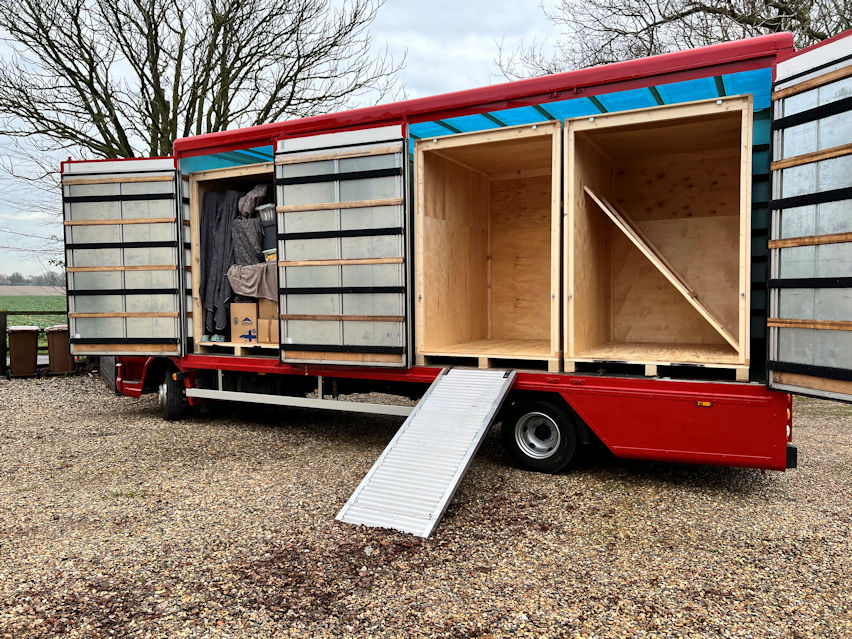 Professional removals, packing and transport of your storage