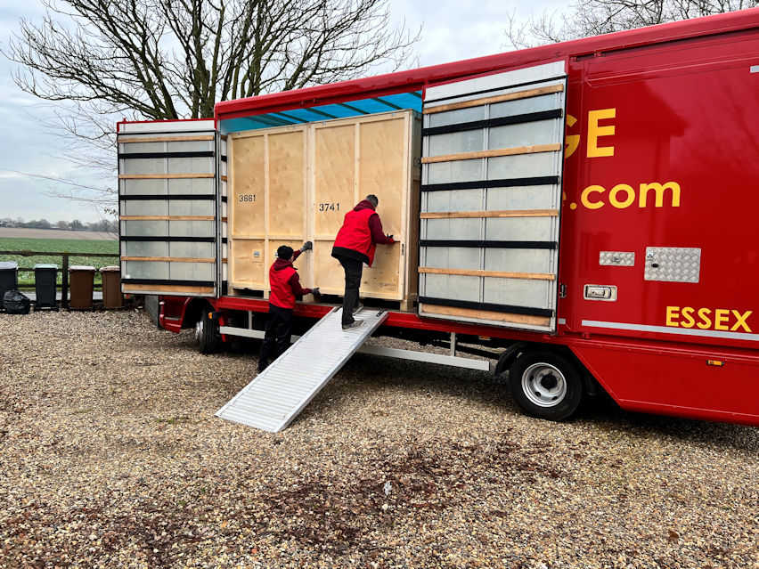Professional removals, packing and transport of your storage